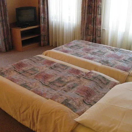 Lazenska Lecebna Manes Karlsbad